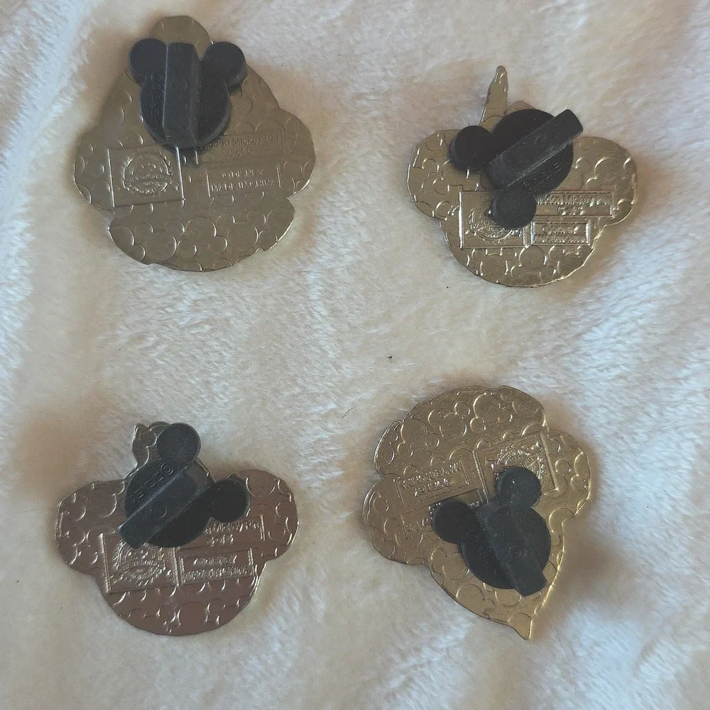 Disney Duffy Bear Character Pin Set - Peter Pan, Jafar, Aladdin, Pincchio